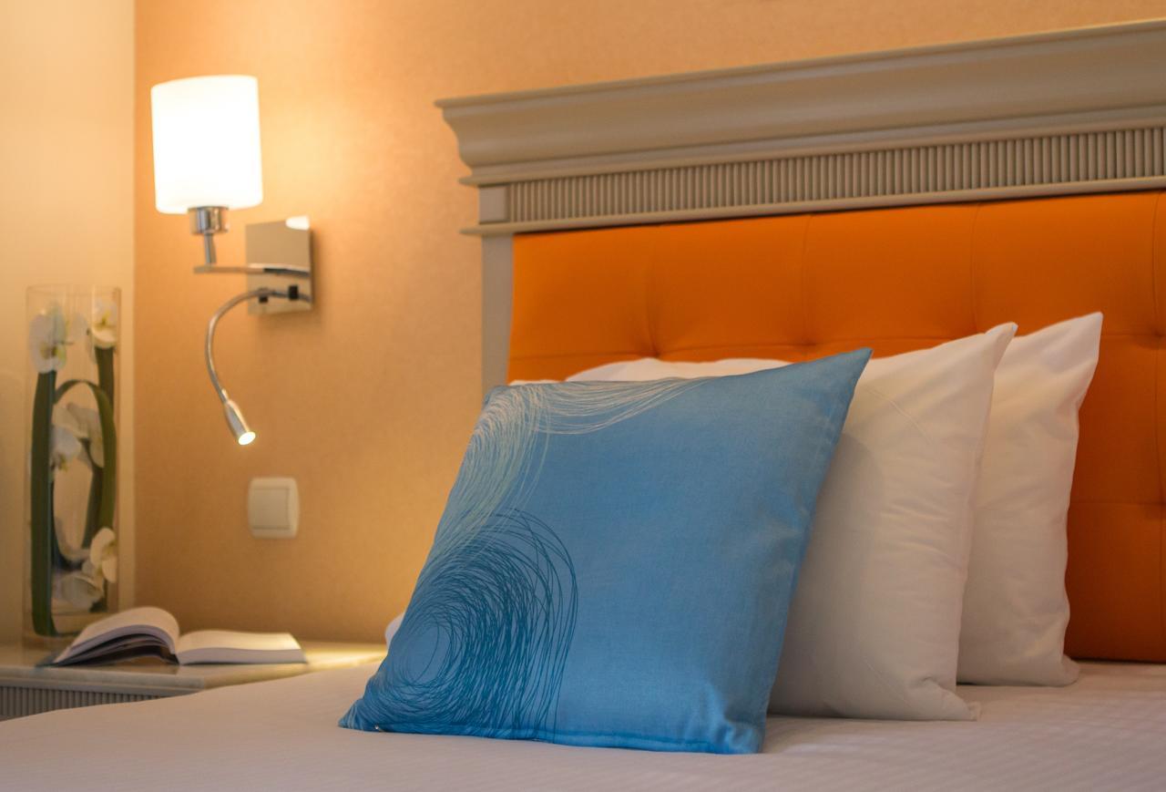 Double or Twin Room Sea View